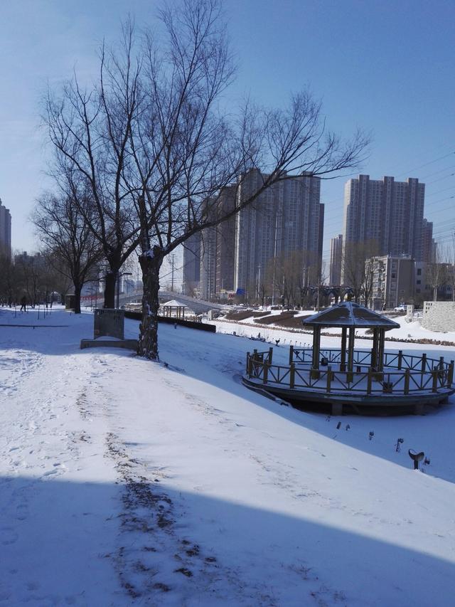 大庆市黎明河雪景 旅游景点星罗棋布,石油文化游,湿地景观游,地热