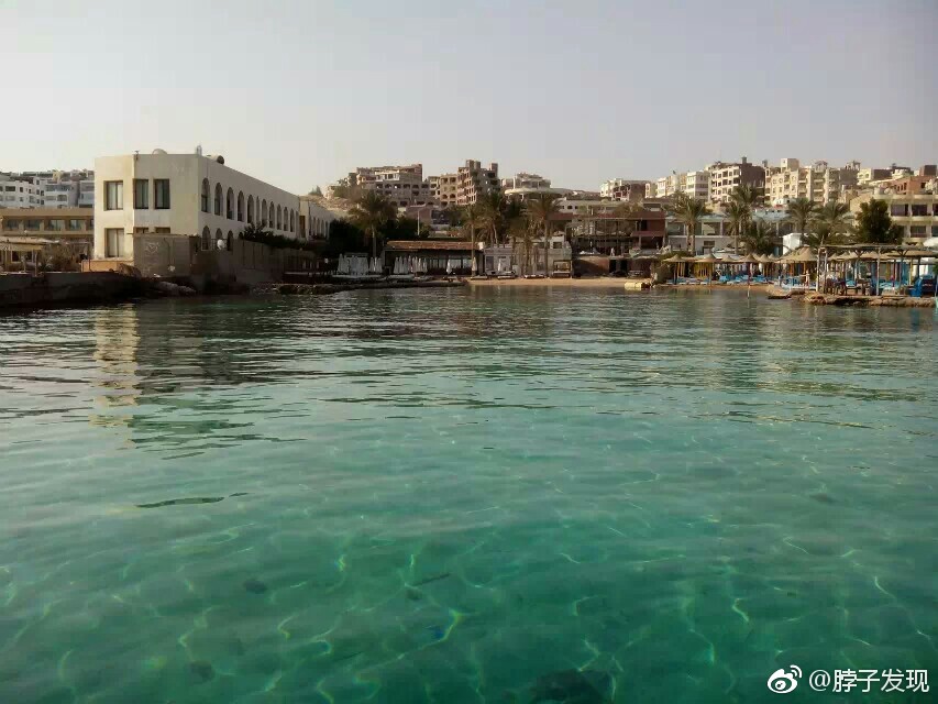 说到海滨城市,很少有人想到埃及红海之滨的洪