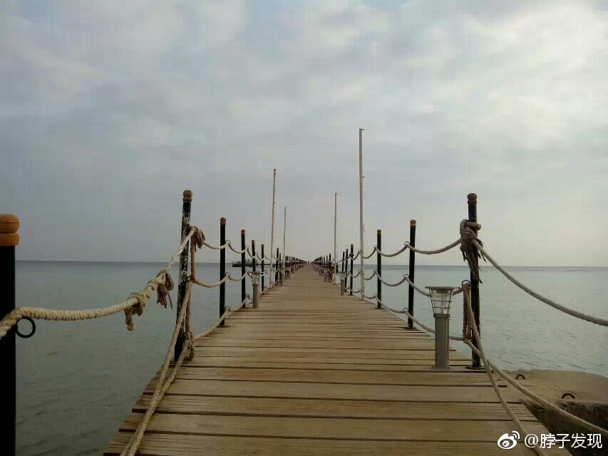 说到海滨城市,很少有人想到埃及红海之滨的洪