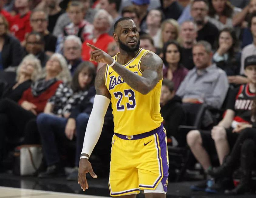 NBA现役没有受过大伤的5个巨星,哈登保持10年