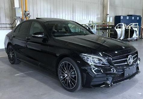 奔驰国产C260换装，搭载1.5T四缸发动机，直接叫板宝马3系