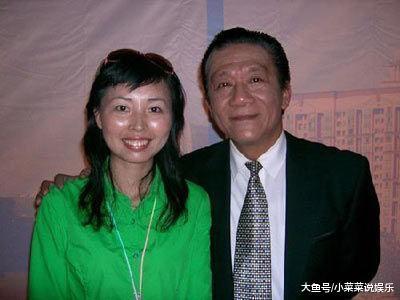 抛弃患难妻子, 娶了侯耀文老婆为妻, 如今57岁还一直被骂