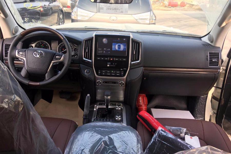 2018款兰德酷路泽5700VXS狂打脸 谁说丰田没有豪华型越野SUV？