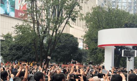 朱一龙直播卡成马赛克,EXO粉丝轰炸虎牙直播