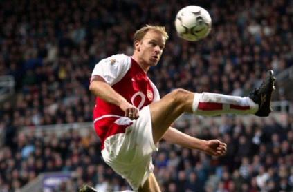 世界杯十大进球 范佩西鱼跃头球成经典