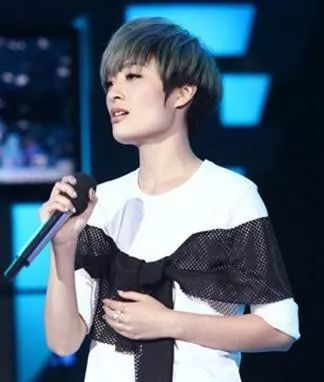 初代锦鲤”曾轶可出新专辑,过了九年我们才懂高晓松 初代锦鲤”曾轶可出新专辑,过了九年我们才懂高晓松