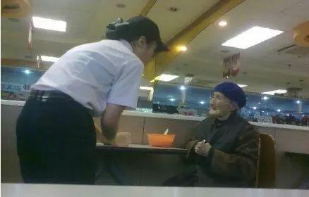 小崔手撕范冰冰透露一个讯息:国家精神造就者