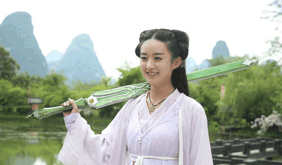 苦苦捧红赵丽颖3年, 如今他身价10亿, 喊话: 谁