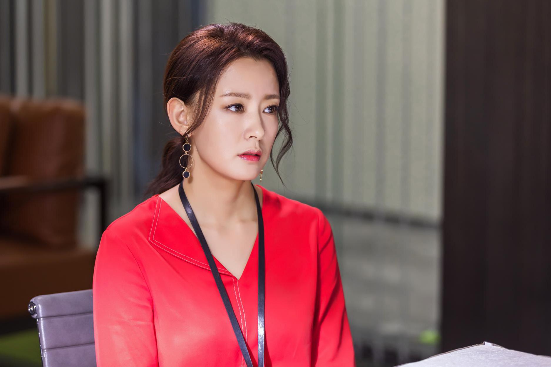 周奇奇《温暖的弦》明日收官 “漂亮姐姐”温柔引网友心疼