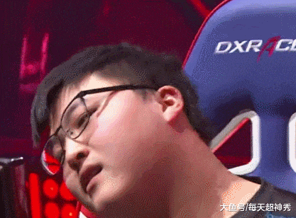 拥有uzi的rng遭jdg血洗, 网友: 小狗有手伤, 你们胜之