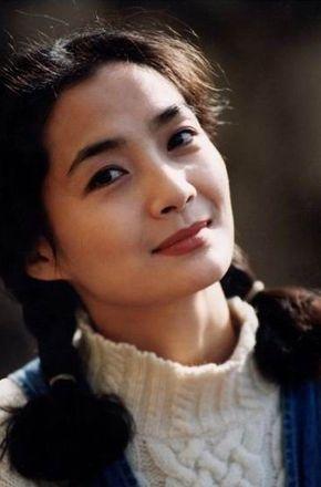 她比姚贝娜更惨！患乳腺癌9年孤零零去世，葬礼现场前夫表情凝重