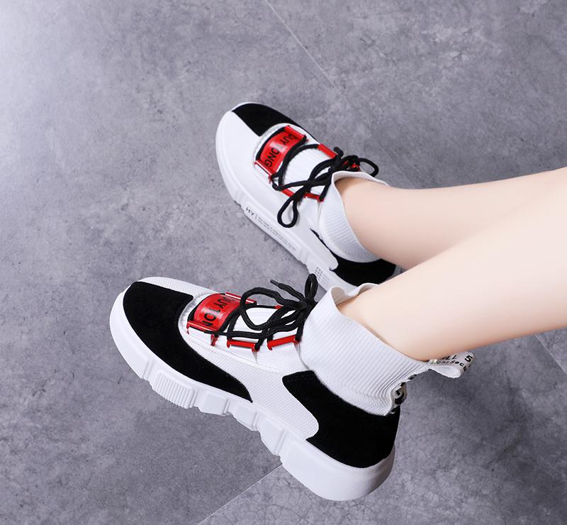 今秋的袜子鞋也太潮了吧,穿上显瘦又显白,款款