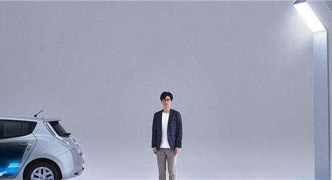 日产发布新款街灯 利用废旧电池及太阳能供电