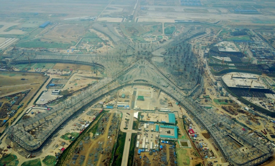 中国修建千年内全球最大的飞机场,被外媒评为