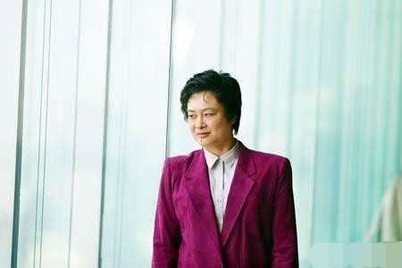 曾经的国乒冠军何智丽和焦志敏嫁到国外后,如