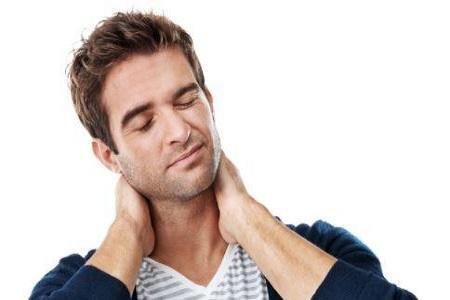 小伙按摩致瘫!医生:颈椎病千万别乱按,这样护理