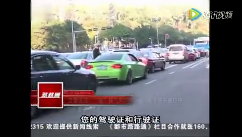 宝马 破 排气浪声吵闹不堪 变色跑车被当场拦停