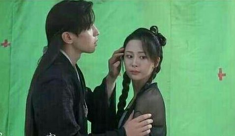 恋情疑坐实?邓伦公开向杨紫道歉 5字表明自己