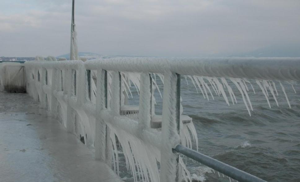 2008年春节大雪灾, 导致半个中国交通瘫痪, 还有多少人记得?