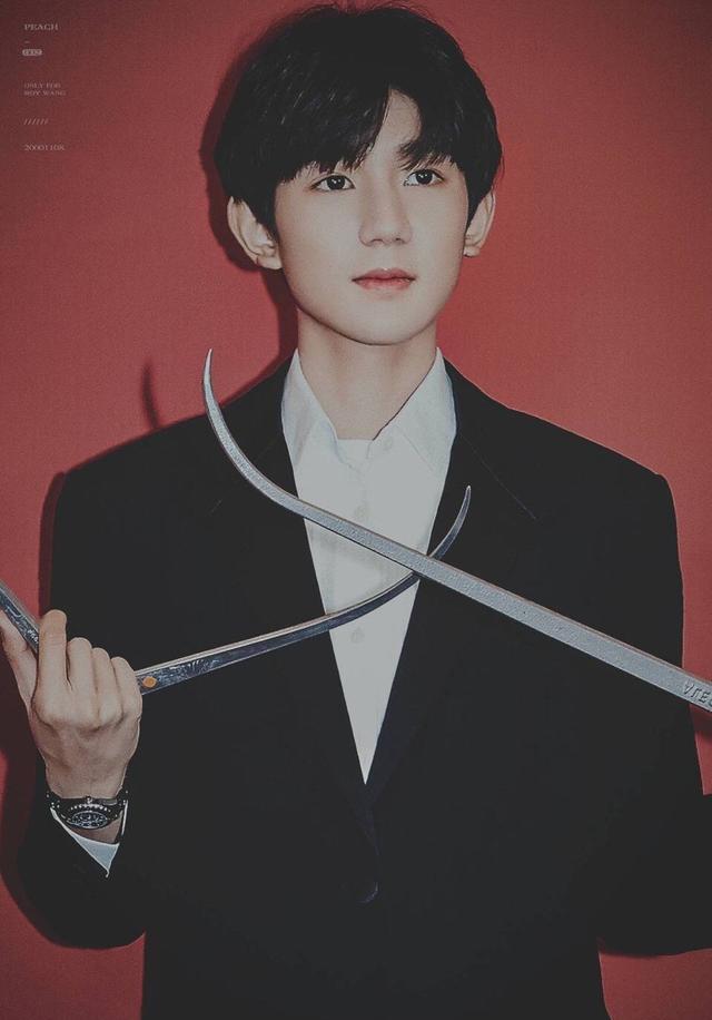 TFBOYS 王源为什么能火?几张图片告诉你!