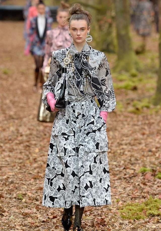 香奈儿2018年秋冬时装秀「森林秘境」