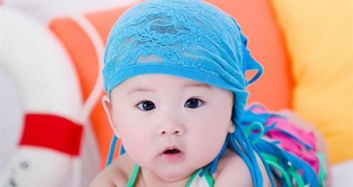 半岁以上宝宝,生长发育新爸妈注意这些特征