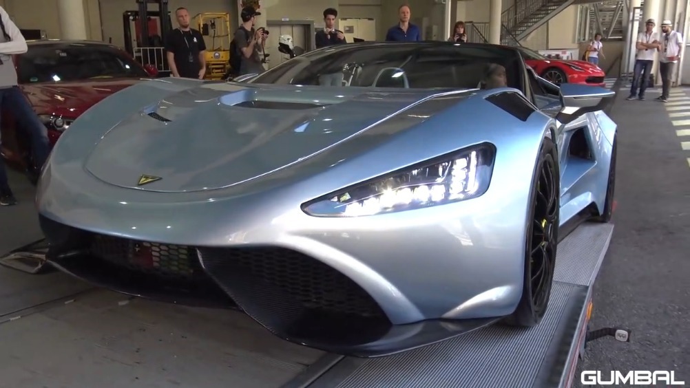 土豪订购的超级跑车刚到货，启动后让兰博基尼都失去了光彩！  ​