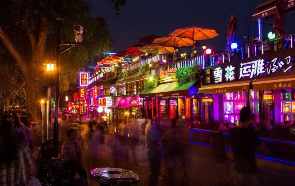 北京后海酒吧区只靠这几招，就能让大多酒肉游客不得不逛！