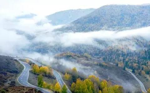 「自驾旅游」驾行疆途，这3条线路不走就可惜了！