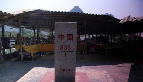 亚洲最大跨国瀑布，年均水流量是黄果树瀑布的三倍