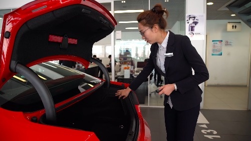 油箱盖失效打不开 别担心奥迪还有手动应急装置