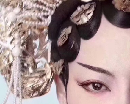 嚣张跋扈的高贵妃,她的眉毛弯曲程度比较高,没有明显的眉峰,但是眉尾