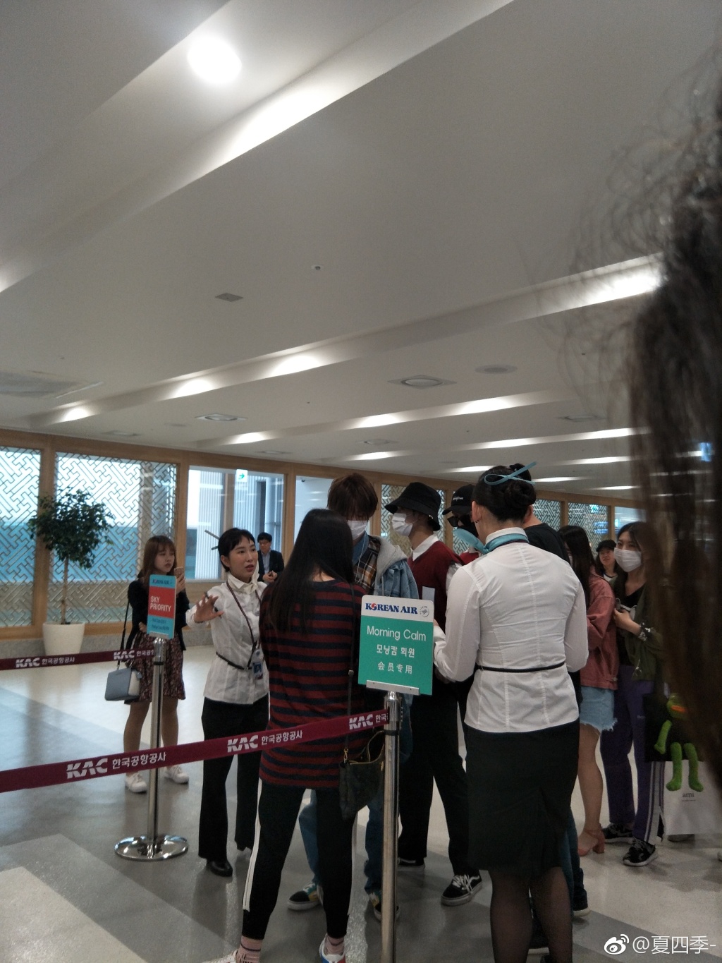 范丞丞朱正廷Justin三人私下一起出行被拍 这才