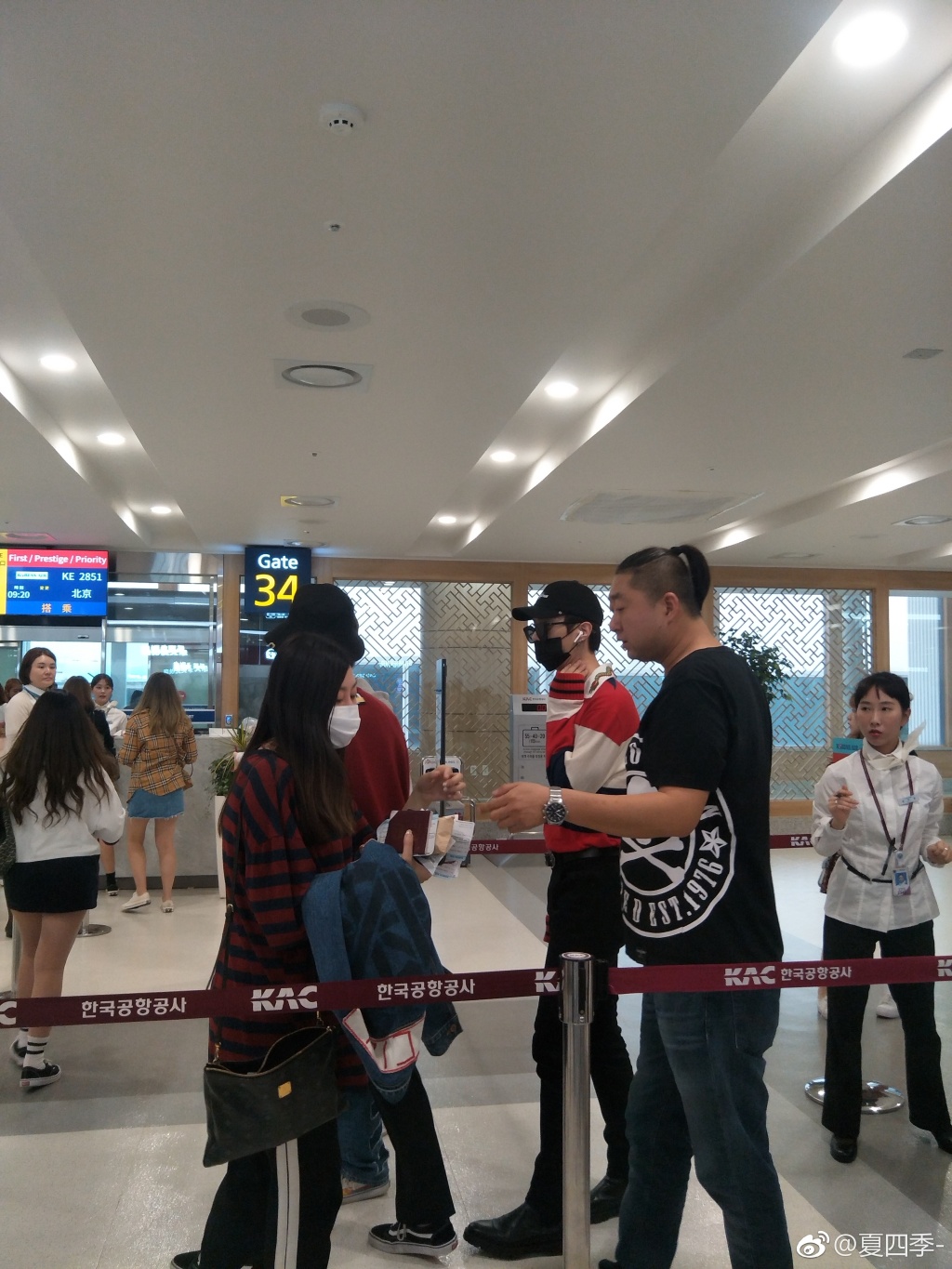 范丞丞朱正廷Justin三人私下一起出行被拍 这才