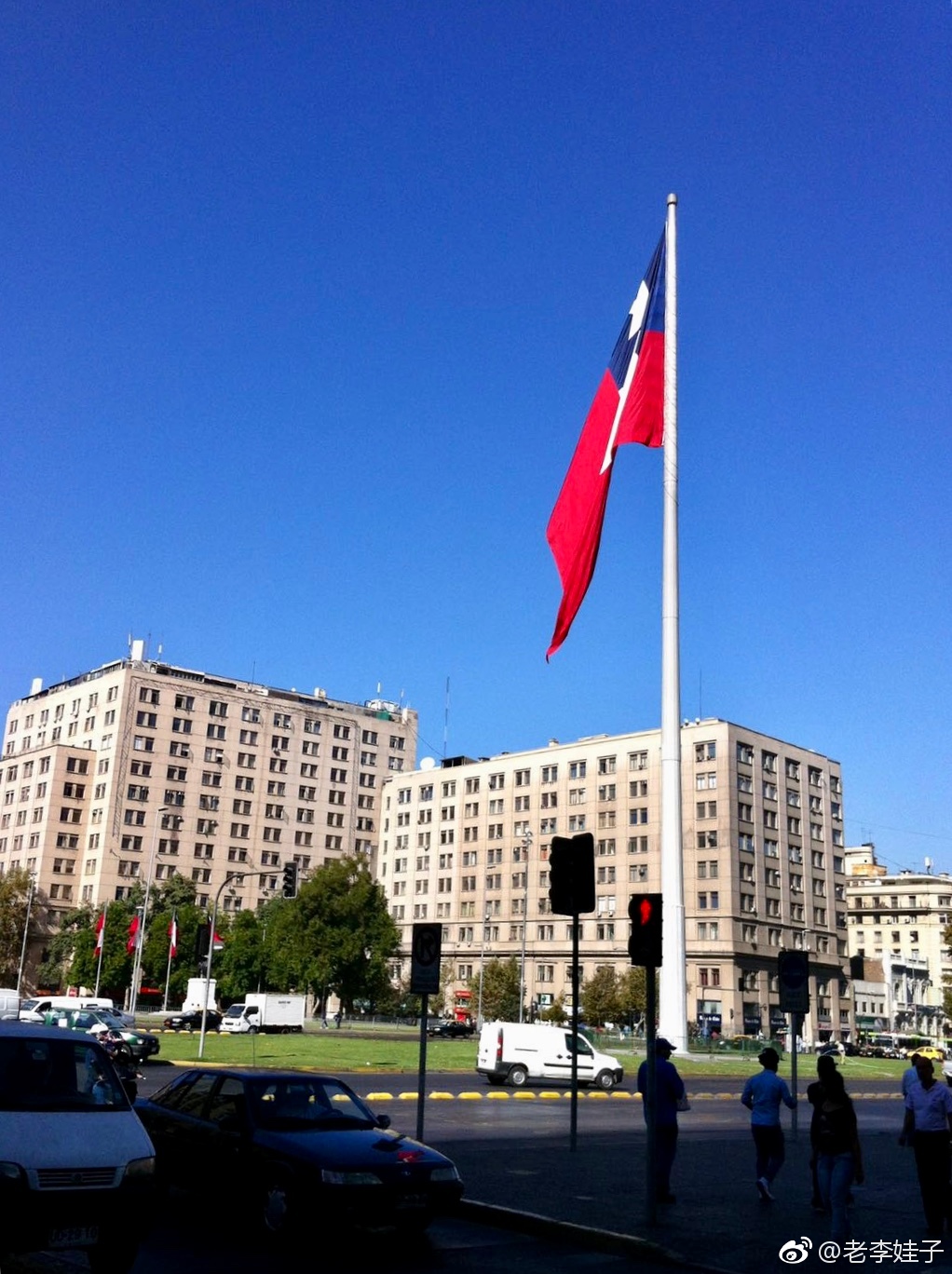 智利这个人口不到二千万的南美国家,无论哪方