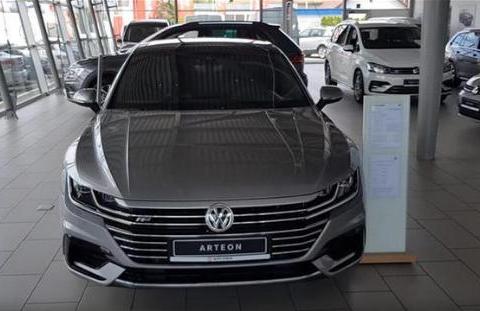 大众再令国人疯狂了，新车比宝马帅气，低至20万凯美瑞要危险了