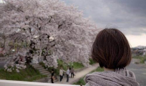 朋友圈说说伤感到心痛的句子,句句戳心入骨