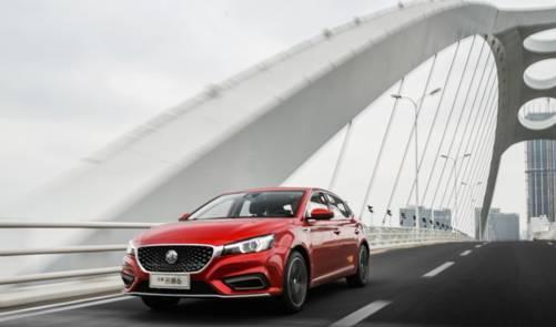 比同级更亮眼！更稳、更安全的ta让你弯道超车走捷径！