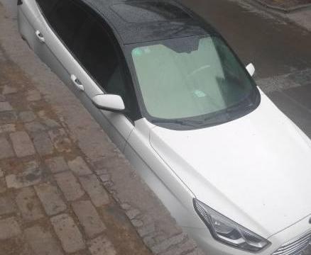 刚买了明锐的小姨，试驾完我的新车后，想用明锐换我的新车！