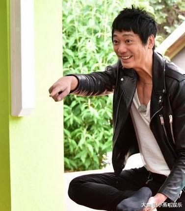 国外做节目明星受辱发飙, 贾乃亮懦弱, 成龙一脚