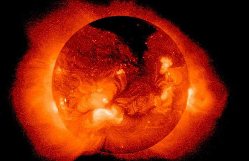 雪遇见太阳就融化是什么原理_太阳出来雪融化的图片(2)