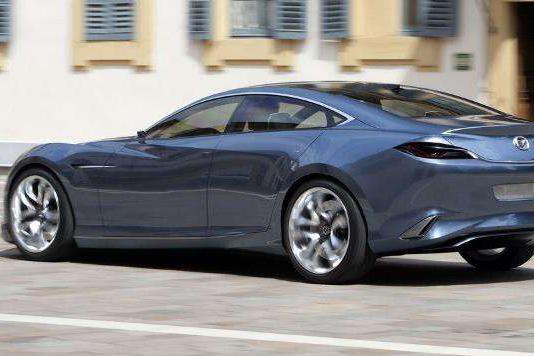 全新马自达6劲爆归来，前置后驱，油耗仅4L，丰田凯美瑞怎么比？