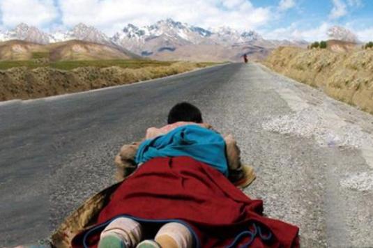 为什么有那么多人磕长头去拉萨?