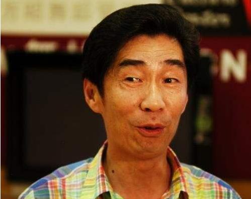 国家一级演员，曾为了两毛五出场费被人瞧不起，周立波也不敢惹