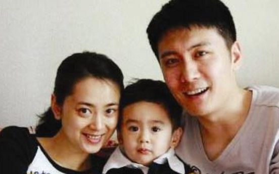 他是著名演员,娶了情深深雨蒙蒙中第一美人,如今结婚十年成这样
