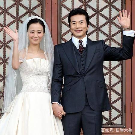 他是单眼皮的韩流鼻祖，42岁不老男神，结个婚损失100亿？