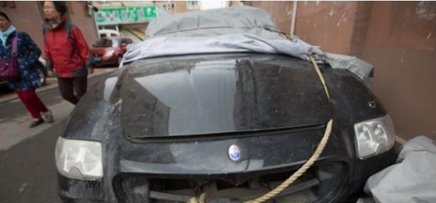 200万玛莎拉蒂没锁车停小区5年完好无损!