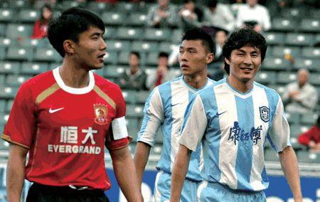足坛大佬李玮锋、郑智相伴共战12年,为何成不
