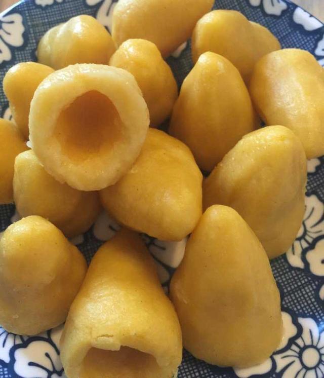 奶奶做了30年的杂粮窝窝头,配上两碟小菜,我能连吃5个,超好吃