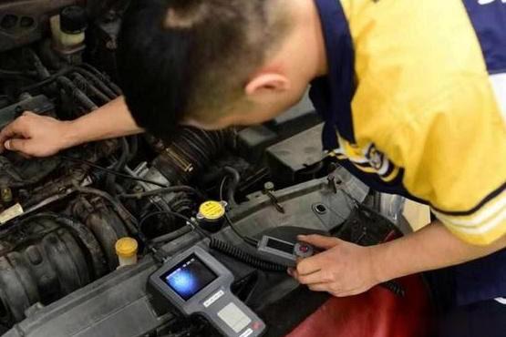 车越开积碳越多该咋办？修车师傅：你这样做试试，应该会好很多！